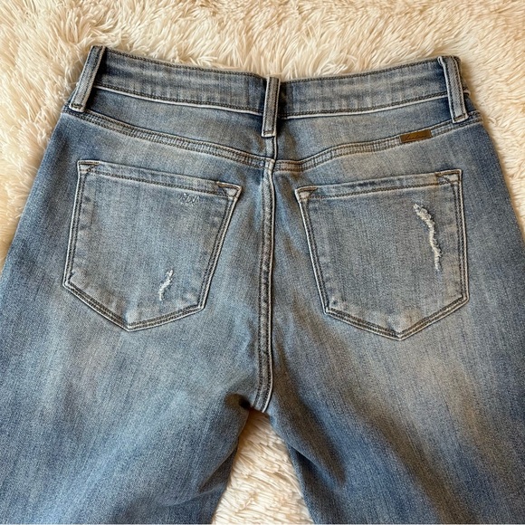 KanCan Clanton High Rise Fray Mom Blue Jeans Size: 7 / 27 - Picture 3 of 10